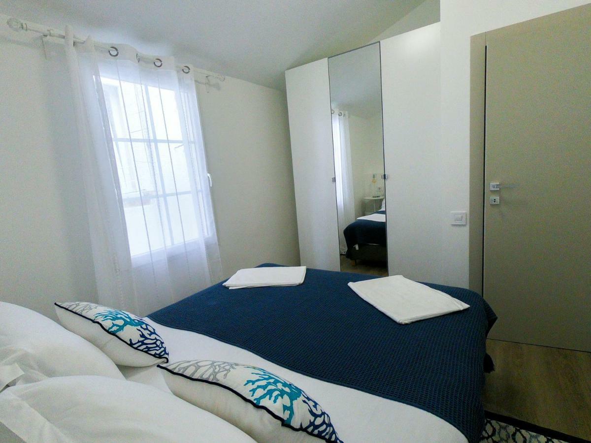 Sea Apartment Carera Ровин Екстериор снимка