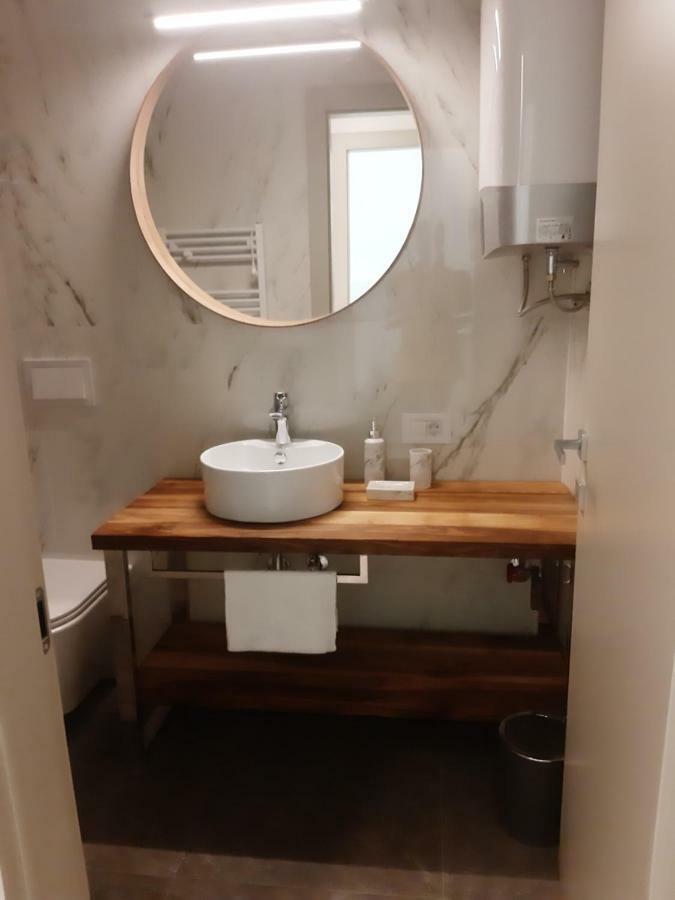 Sea Apartment Carera Ровин Екстериор снимка